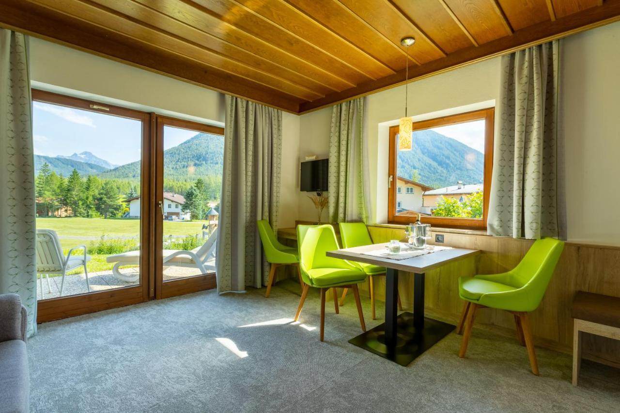 Kinderhotel Laerchenhof Obsteig Extérieur photo